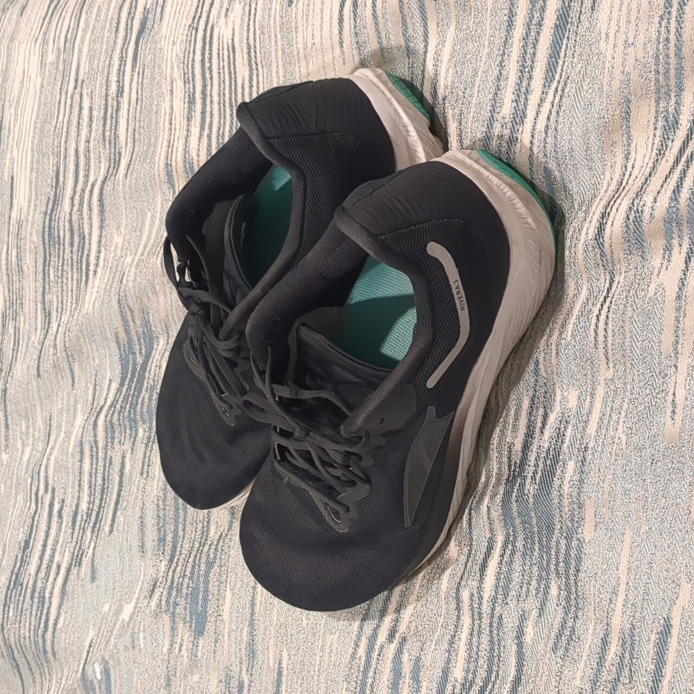 Altra Rivera 3